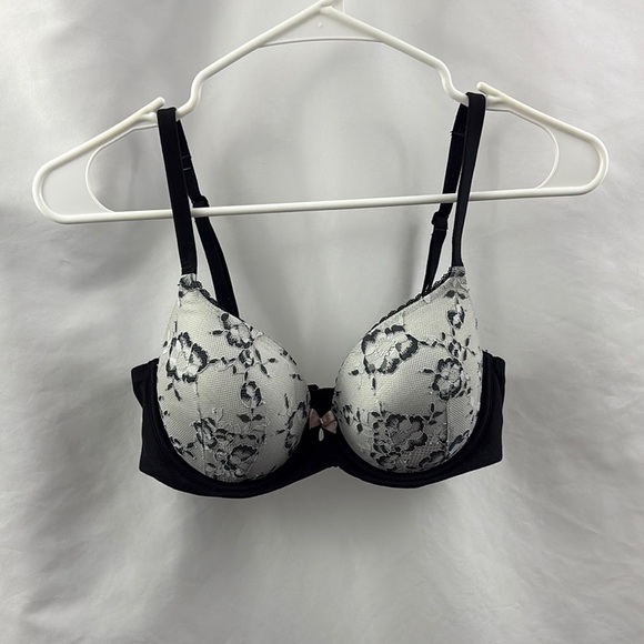 Victoria’s Secret Bra 34D Lined Demi Body By Victoria Black White Lace - Picture 1 of 9